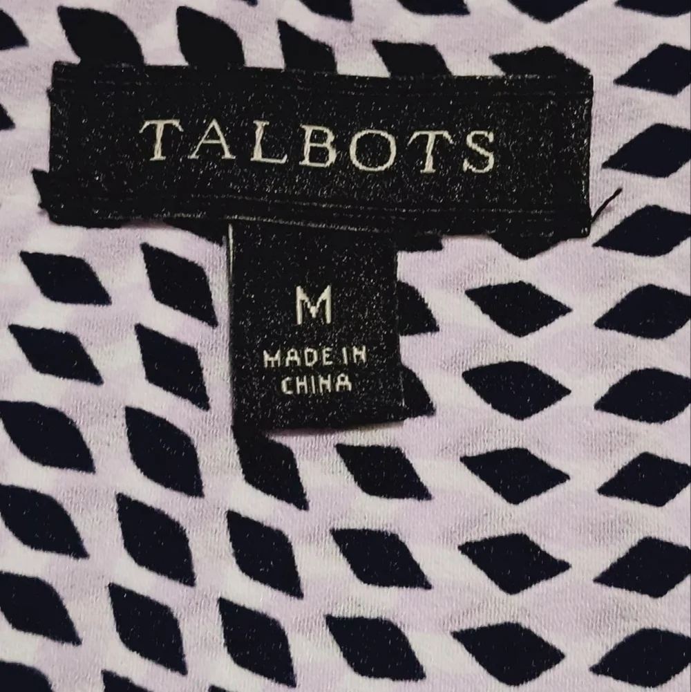 3X$25. Talbots Purple Print Sleeveless Blouse Size M - Picture 7 of 7